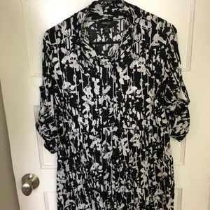 Style&Co black&white button down collared blouse